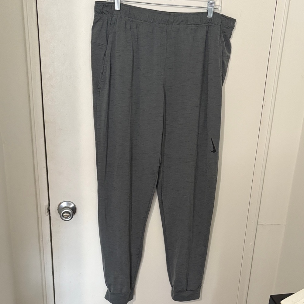 Nike Men's Gray Joggers